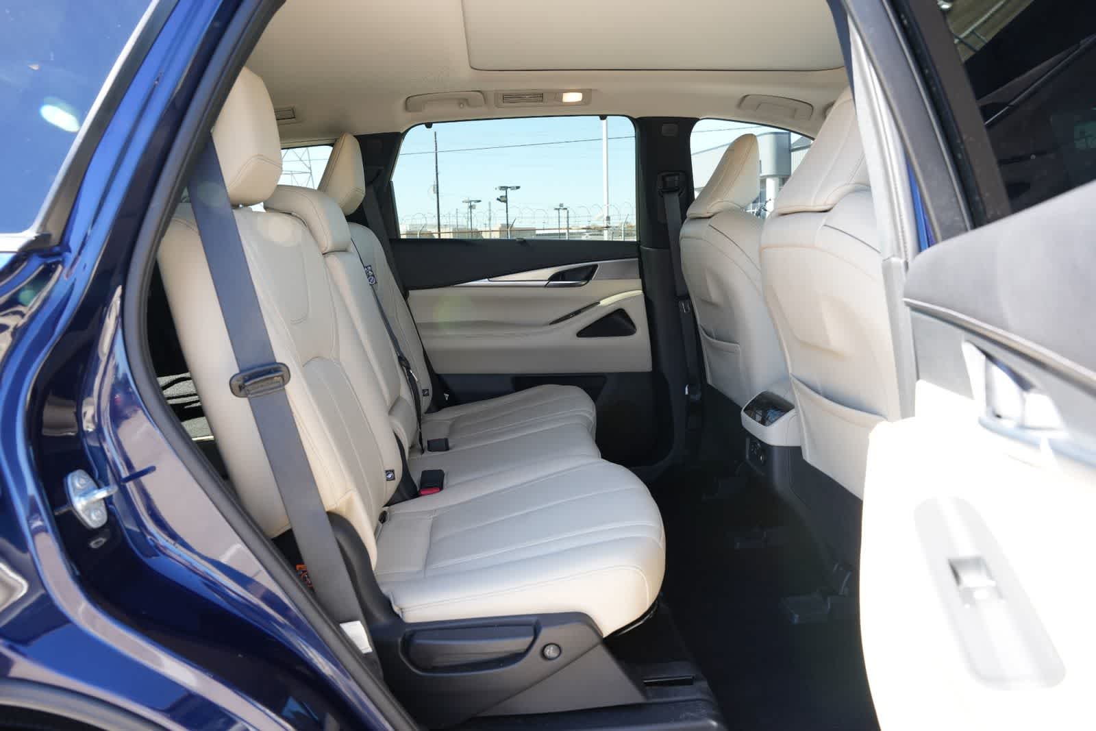 2023 INFINITI QX60 LUXE