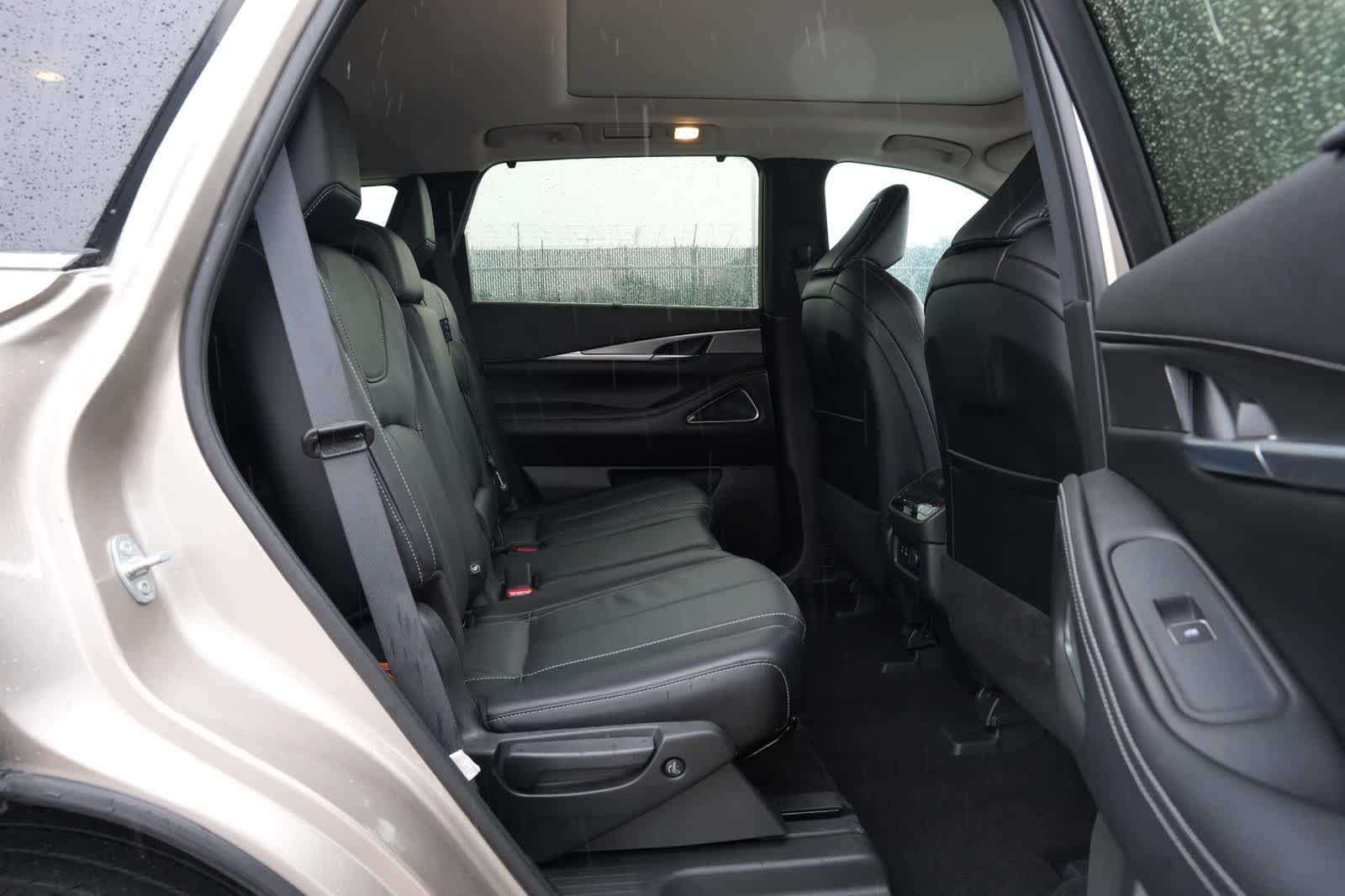 2024 INFINITI QX60 LUXE