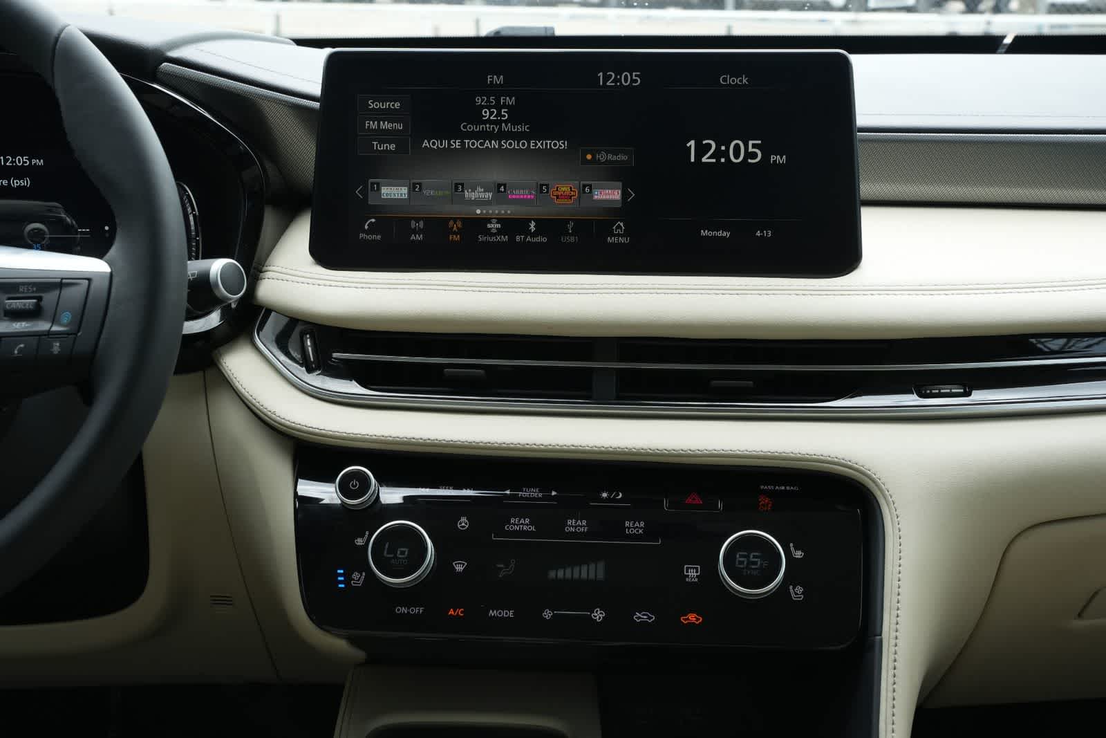 2023 INFINITI QX60 LUXE