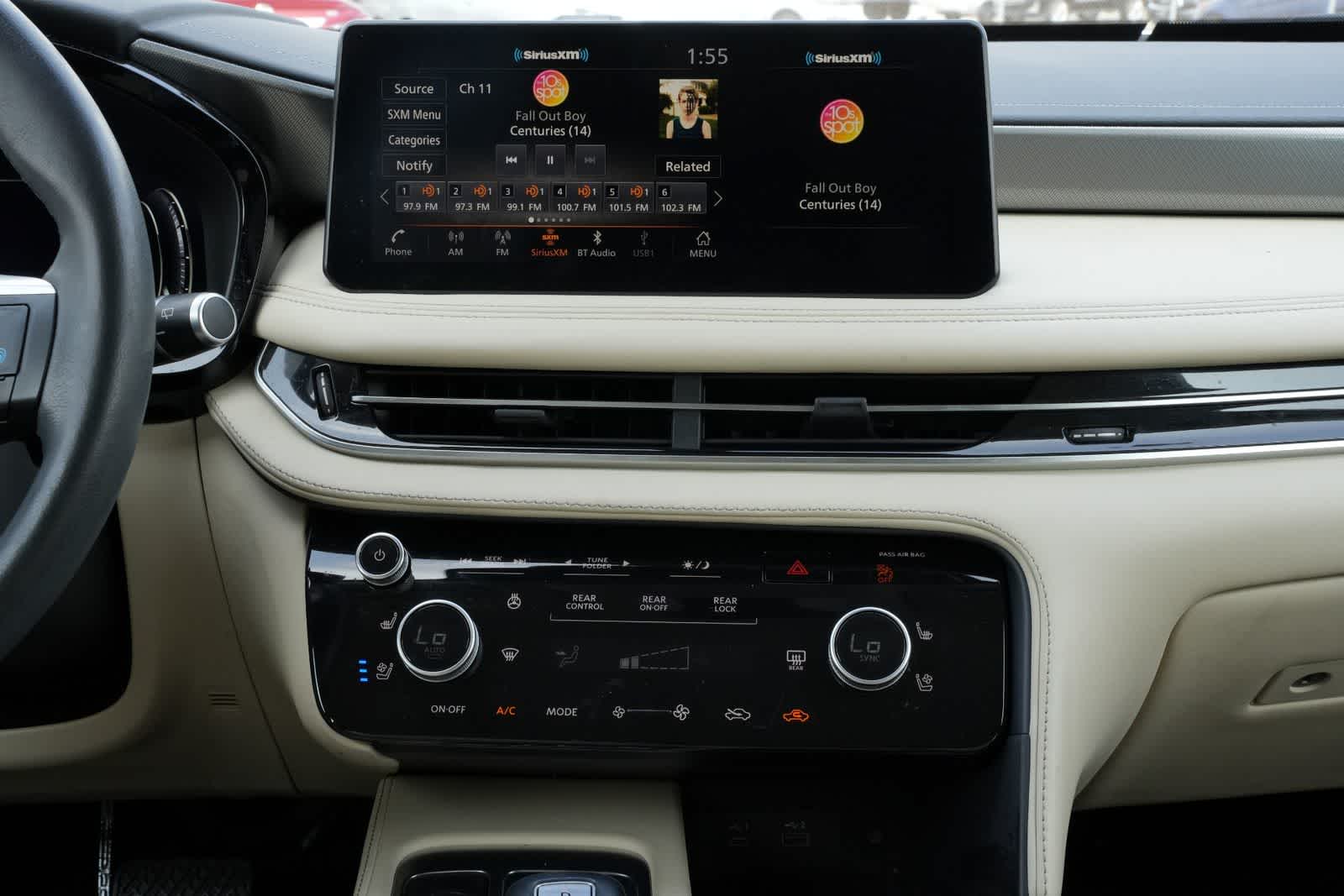 2023 INFINITI QX60 LUXE