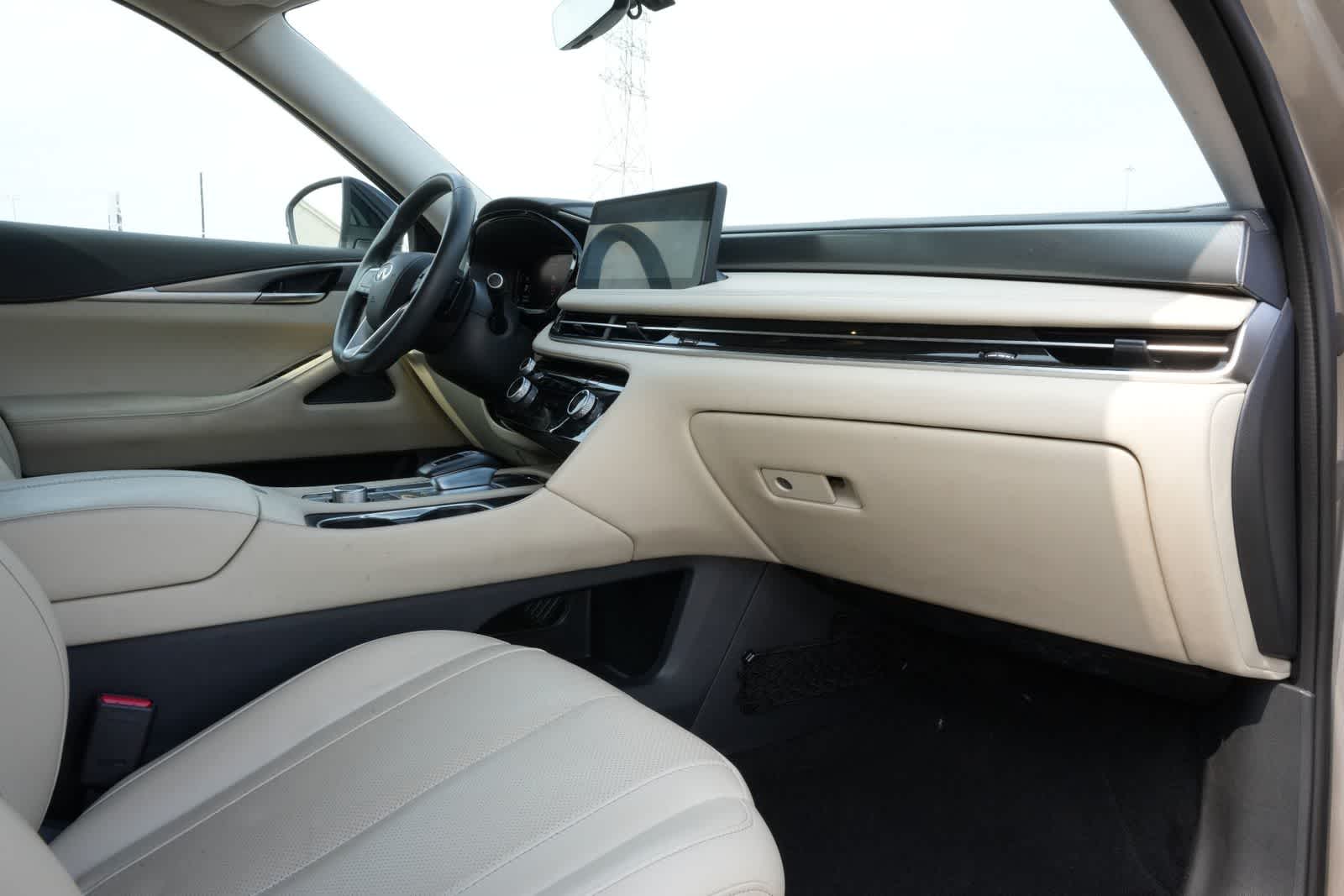 2023 INFINITI QX60 LUXE