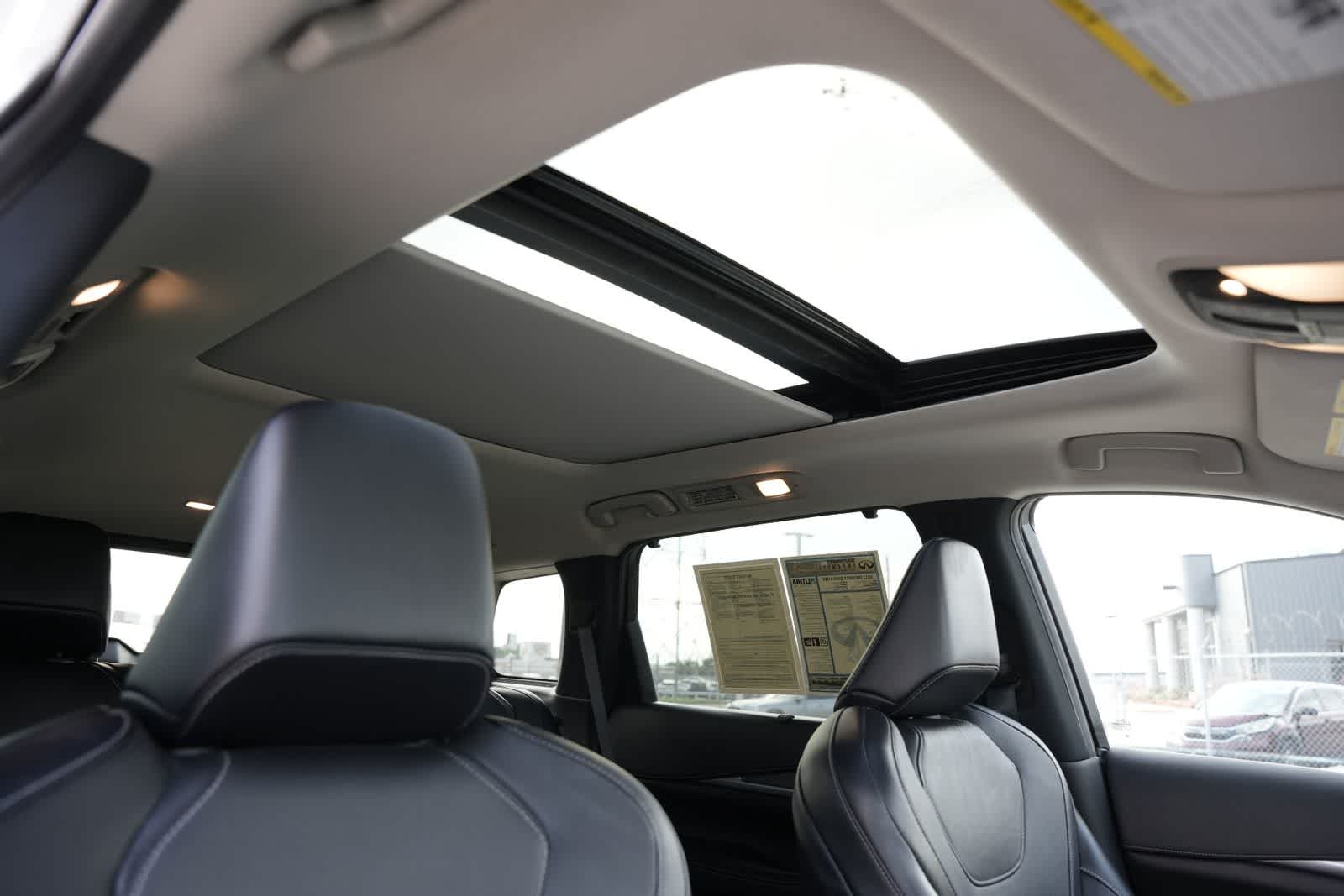 2023 INFINITI QX60 LUXE