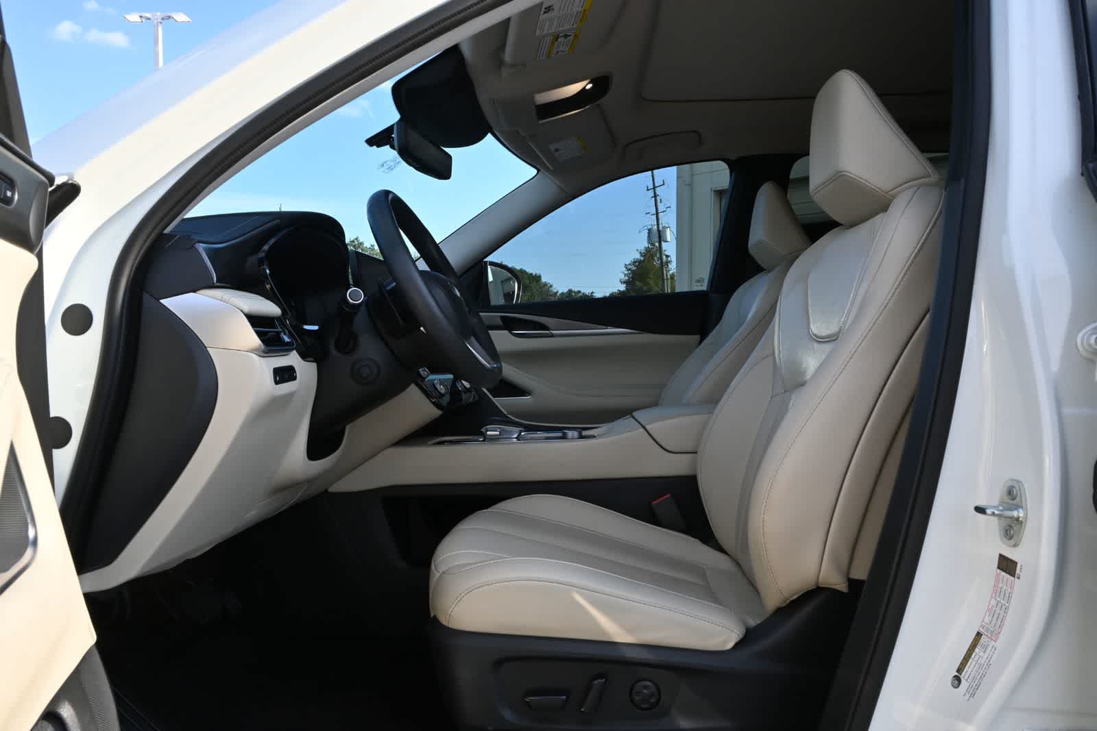 2024 INFINITI QX60 LUXE