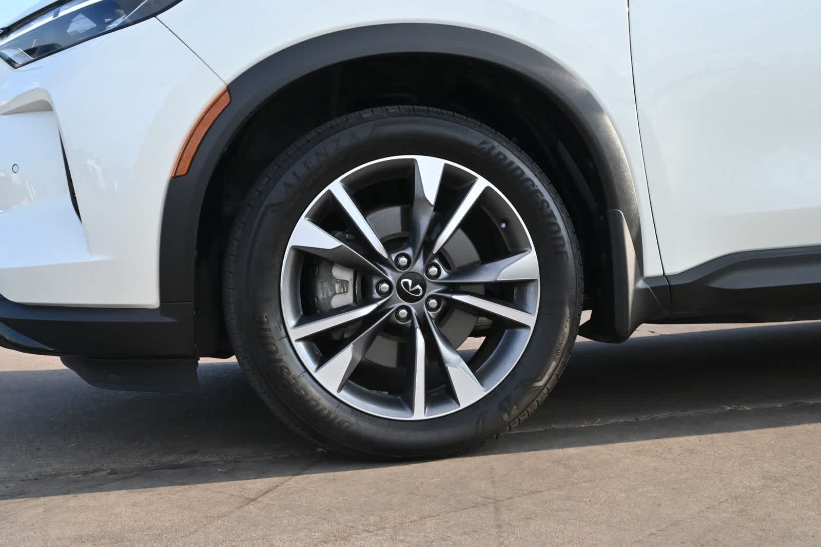 2024 INFINITI QX60 LUXE