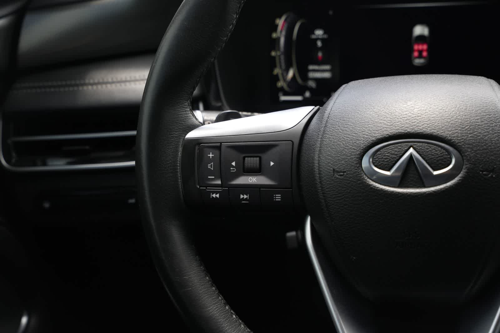 2023 INFINITI QX60 LUXE