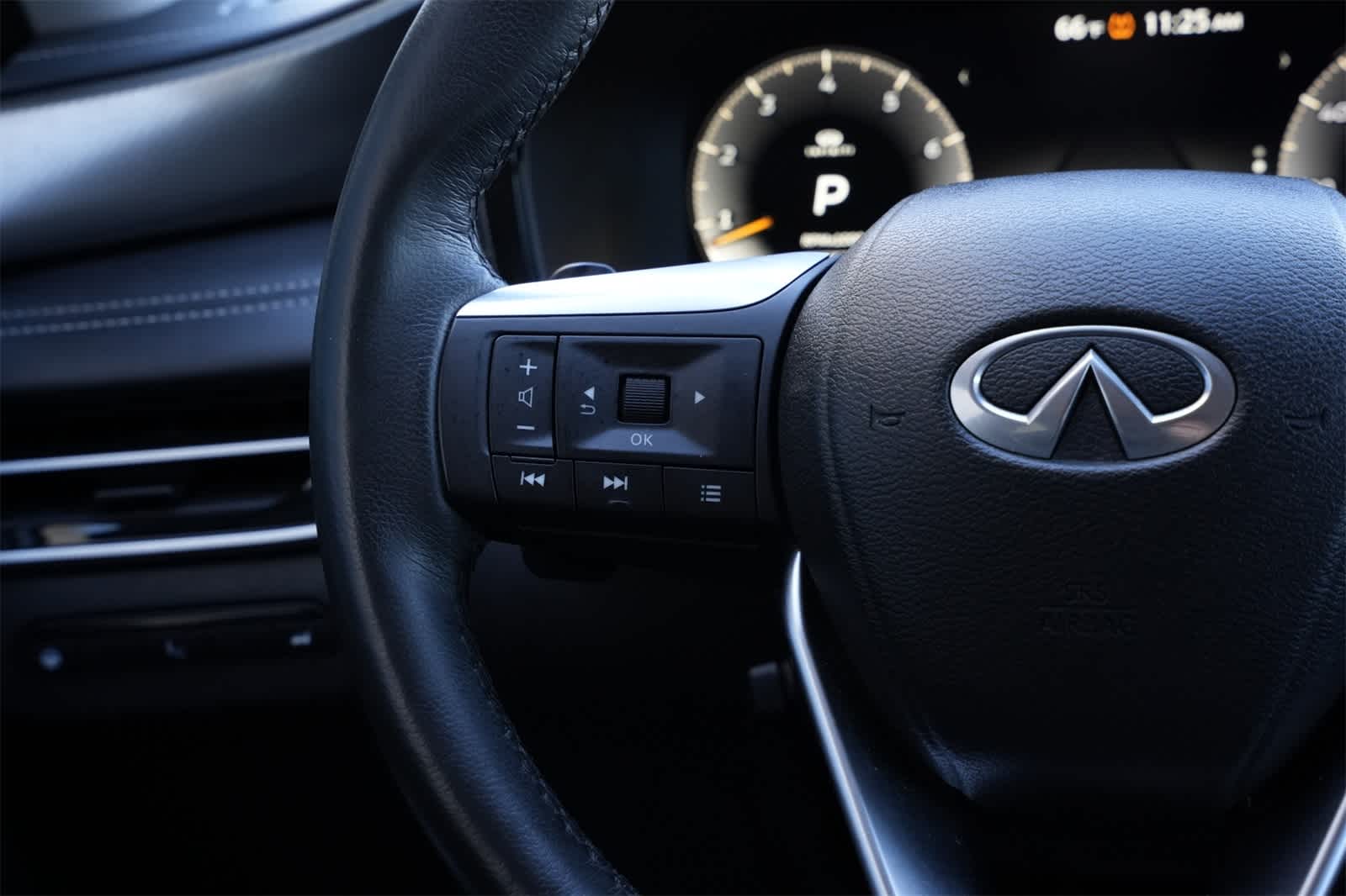 2023 INFINITI QX60 LUXE FWD