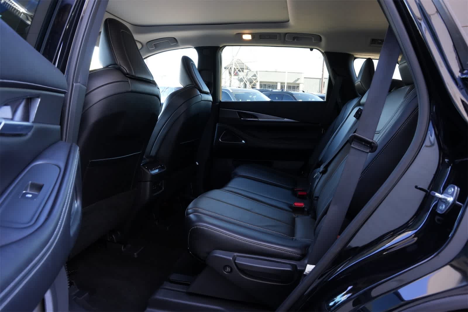 2023 INFINITI QX60 LUXE FWD