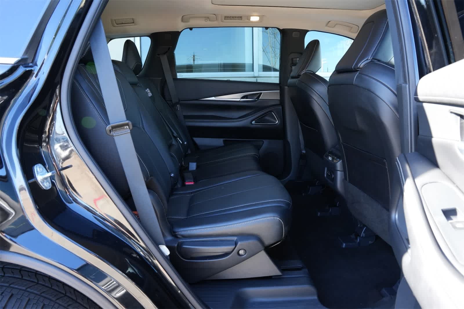 2023 INFINITI QX60 LUXE FWD