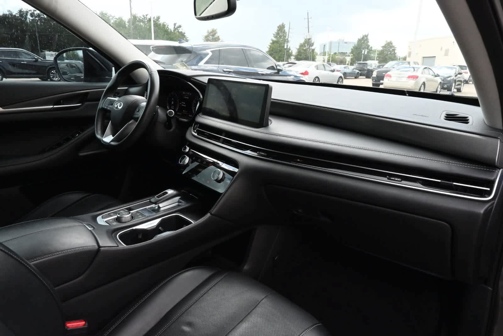 2022 INFINITI QX60 LUXE