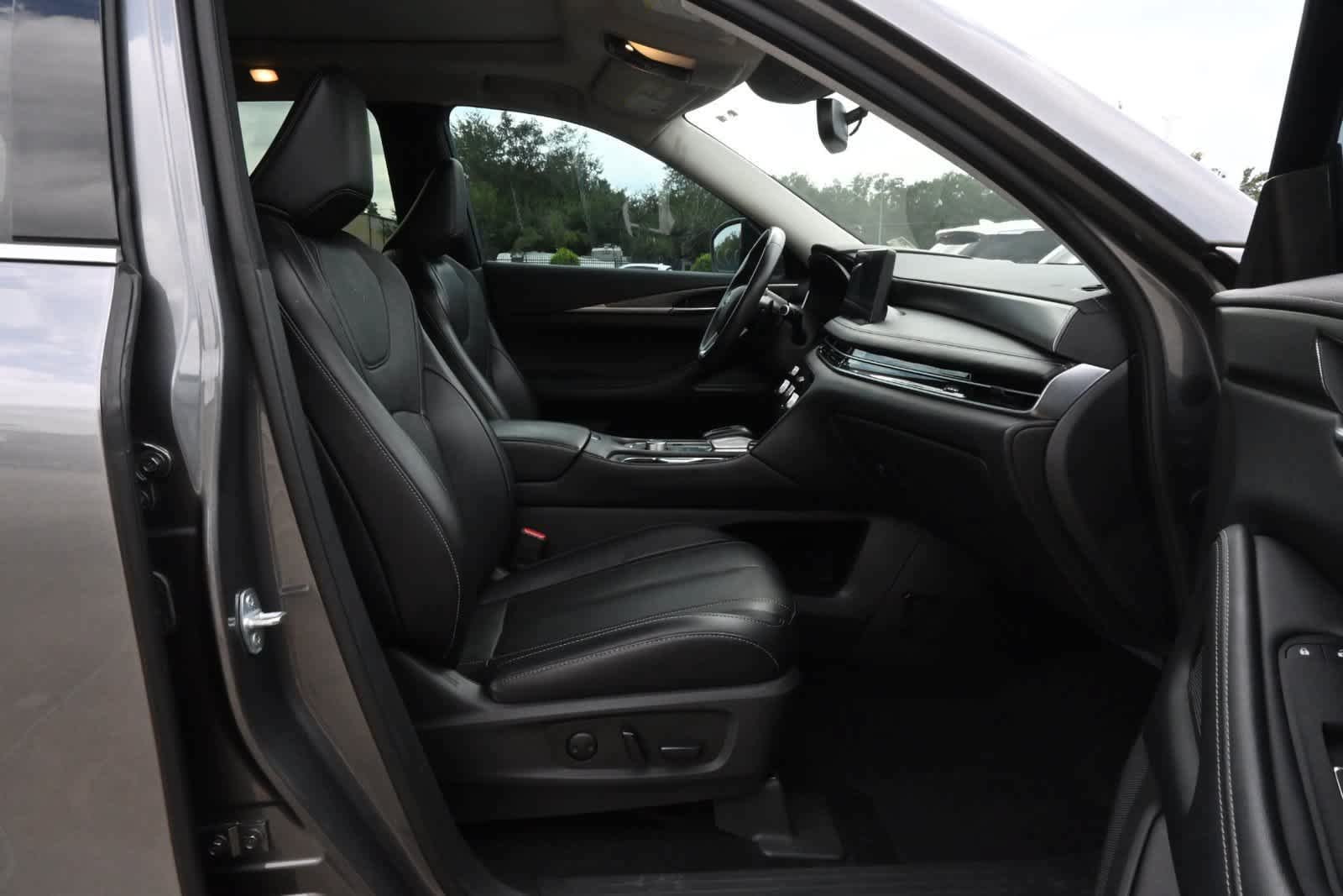 2022 INFINITI QX60 LUXE