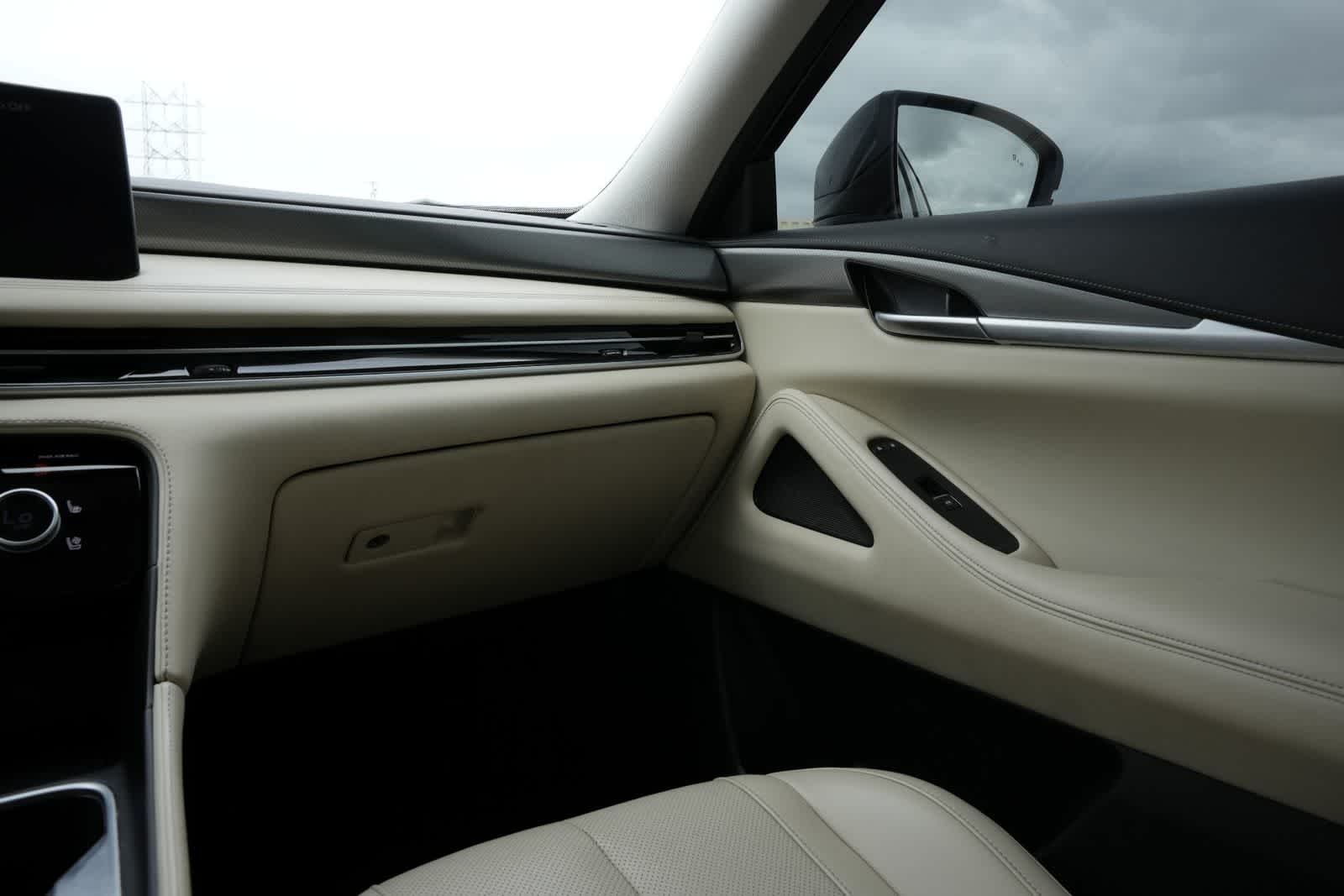 2022 INFINITI QX60 LUXE