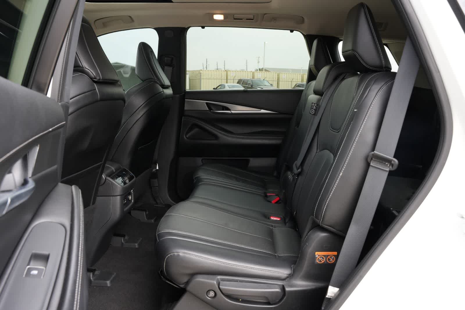 2023 INFINITI QX60 LUXE