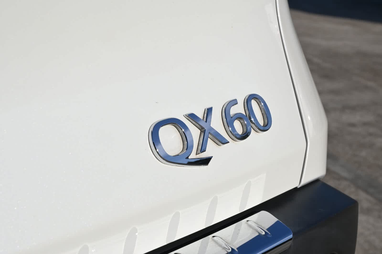 2023 INFINITI QX60 LUXE