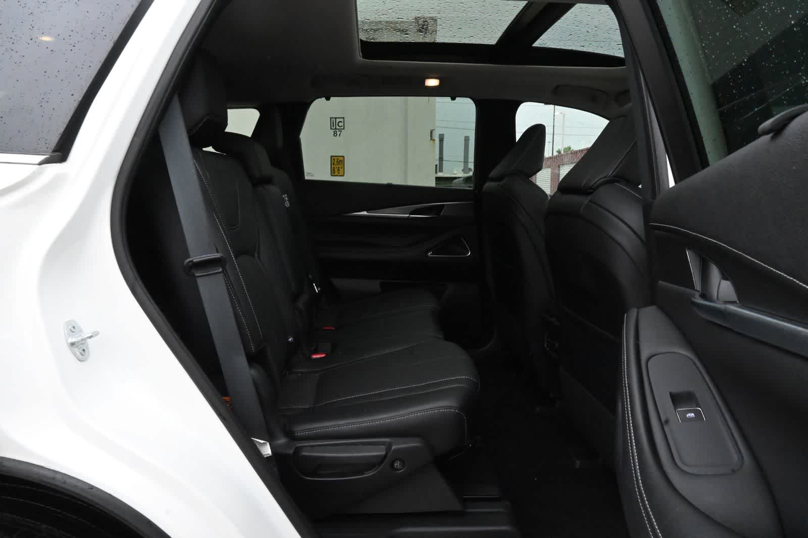 2023 INFINITI QX60 LUXE