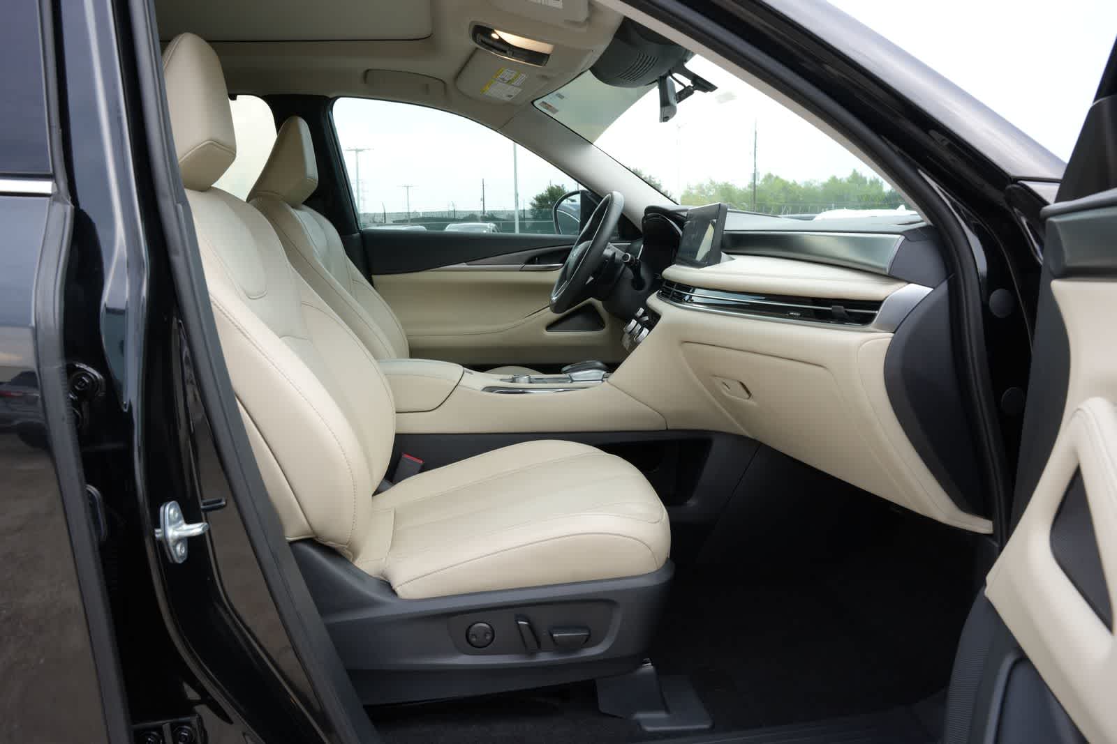 2024 INFINITI QX60 LUXE