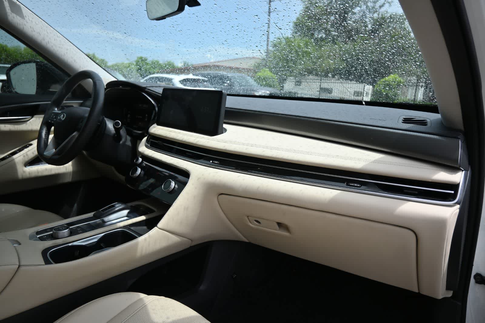 2023 INFINITI QX60 LUXE