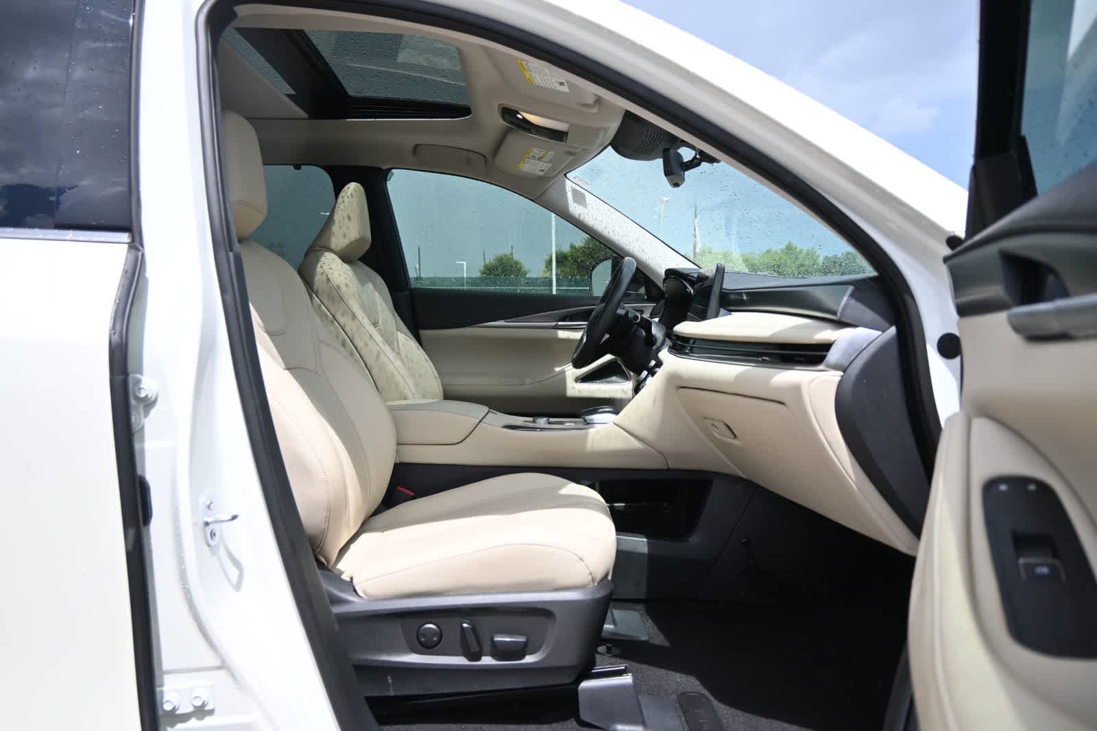 2023 INFINITI QX60 LUXE
