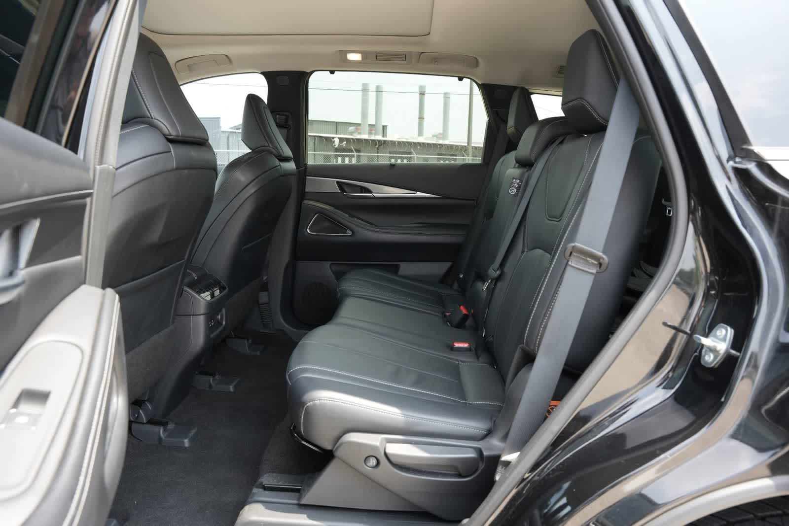 2024 INFINITI QX60 LUXE
