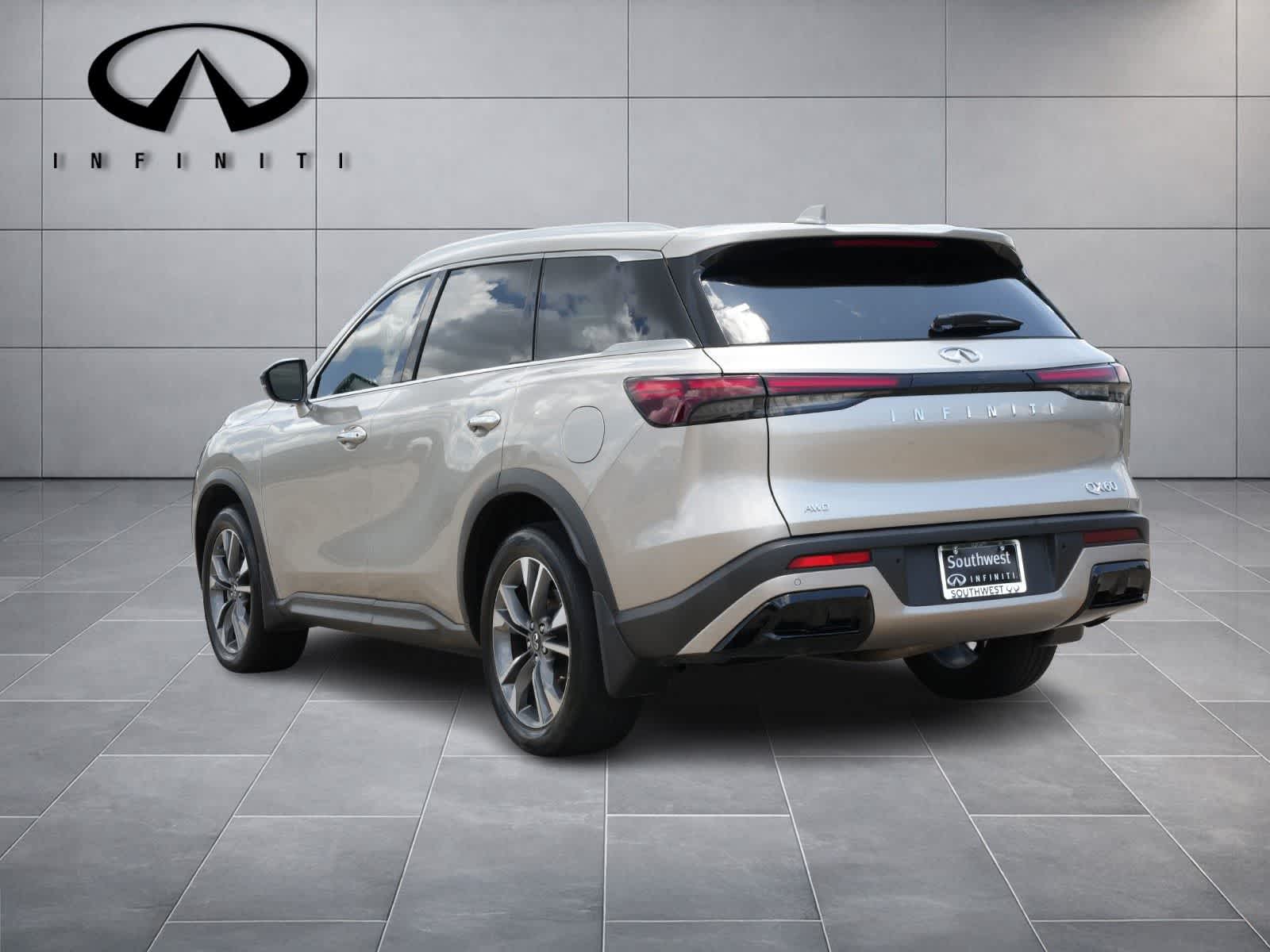 2024 INFINITI QX60 LUXE
