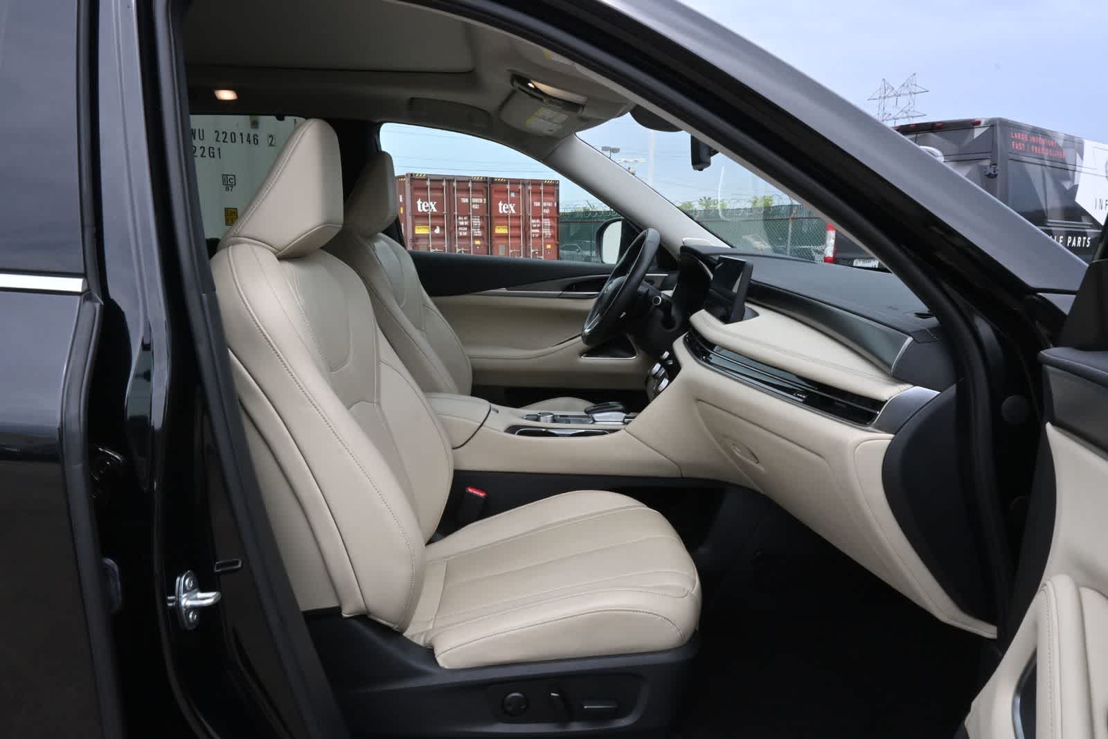 2023 INFINITI QX60 LUXE
