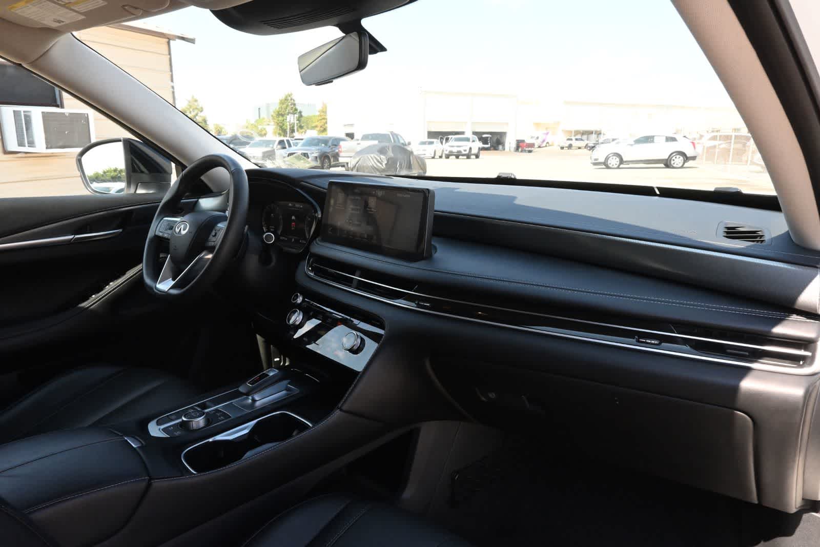 2023 INFINITI QX60 LUXE