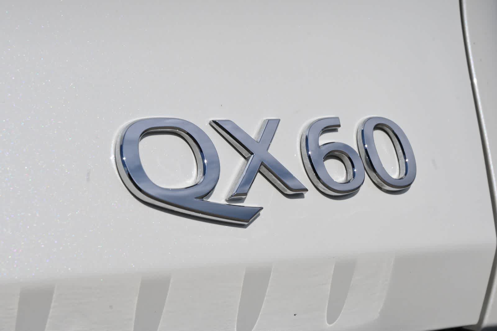 2024 INFINITI QX60 LUXE