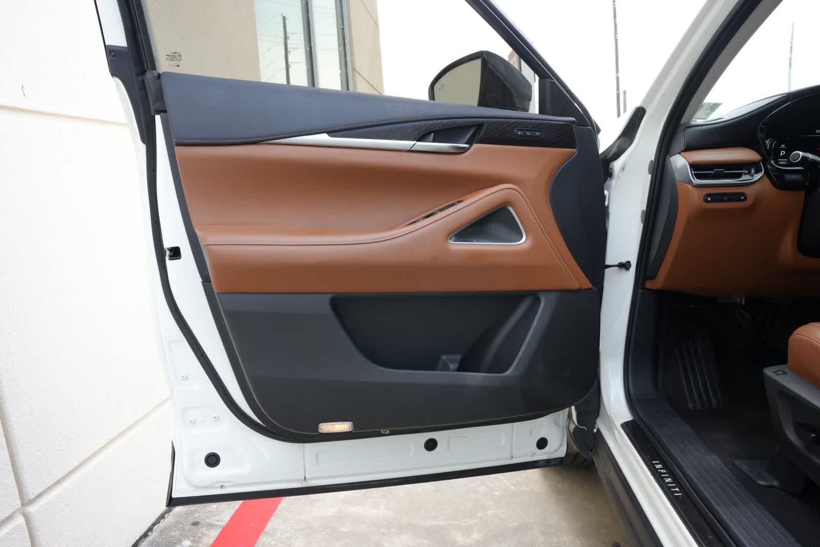 2023 INFINITI QX60 SENSORY