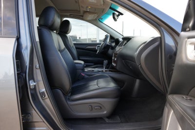 2017 Nissan Pathfinder Platinum