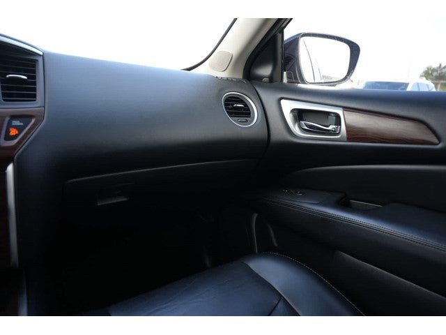 2017 Nissan Pathfinder Platinum