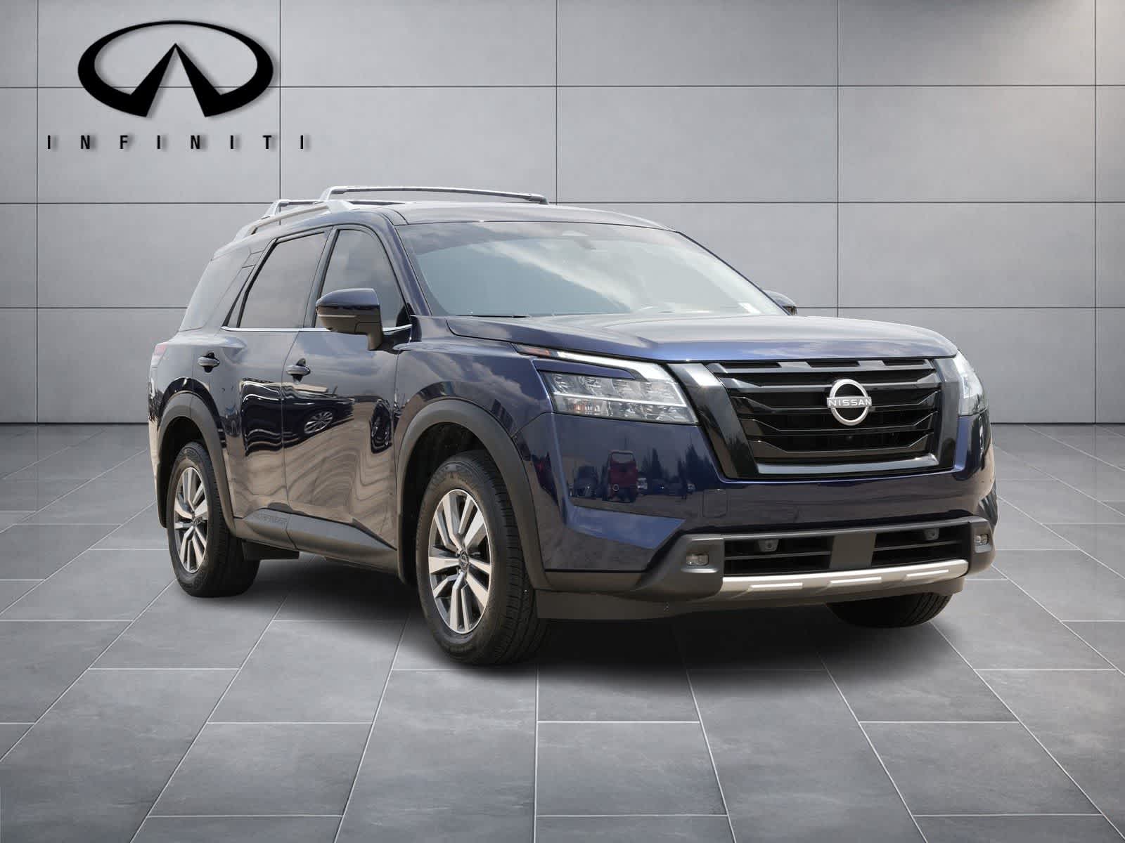 2023 Nissan Pathfinder SL