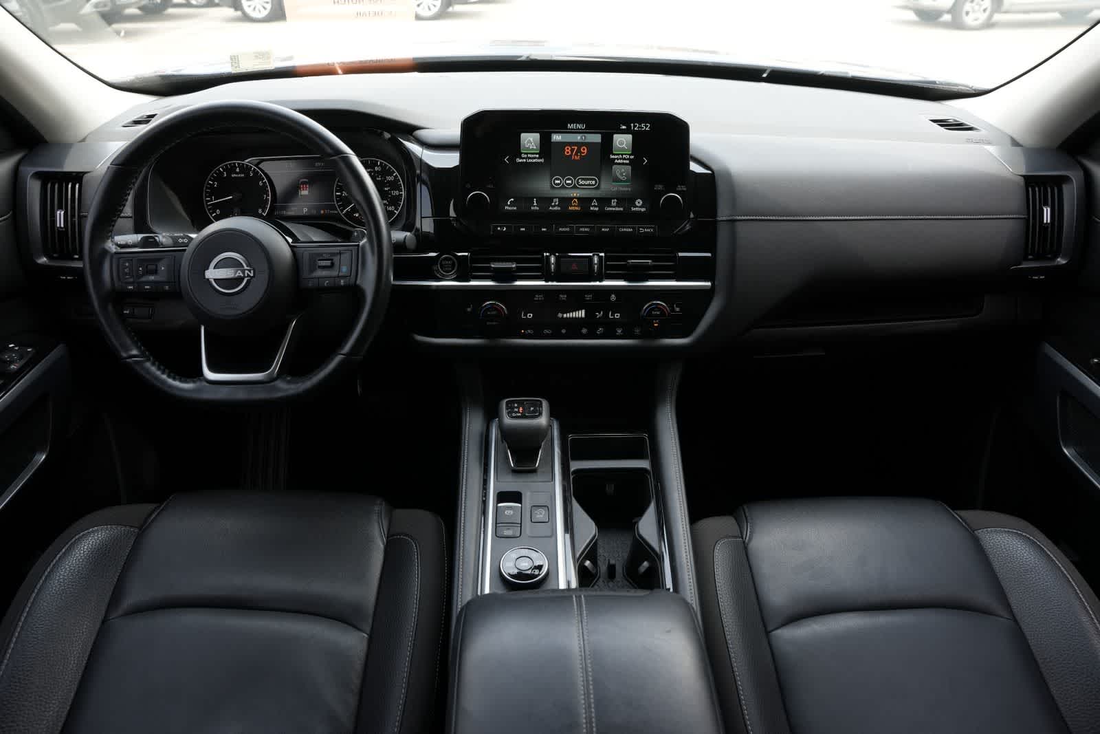 2023 Nissan Pathfinder SL