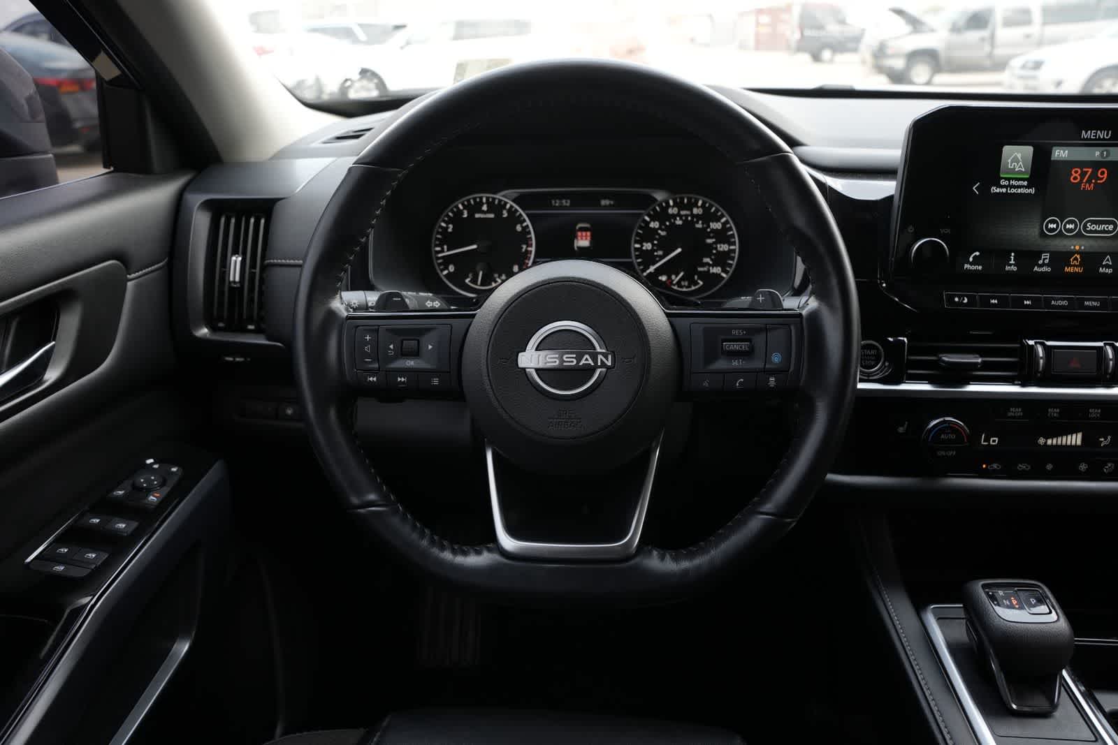 2023 Nissan Pathfinder SL