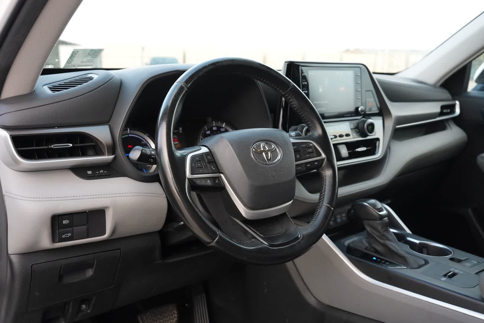 2022 Toyota Highlander Hybrid LE