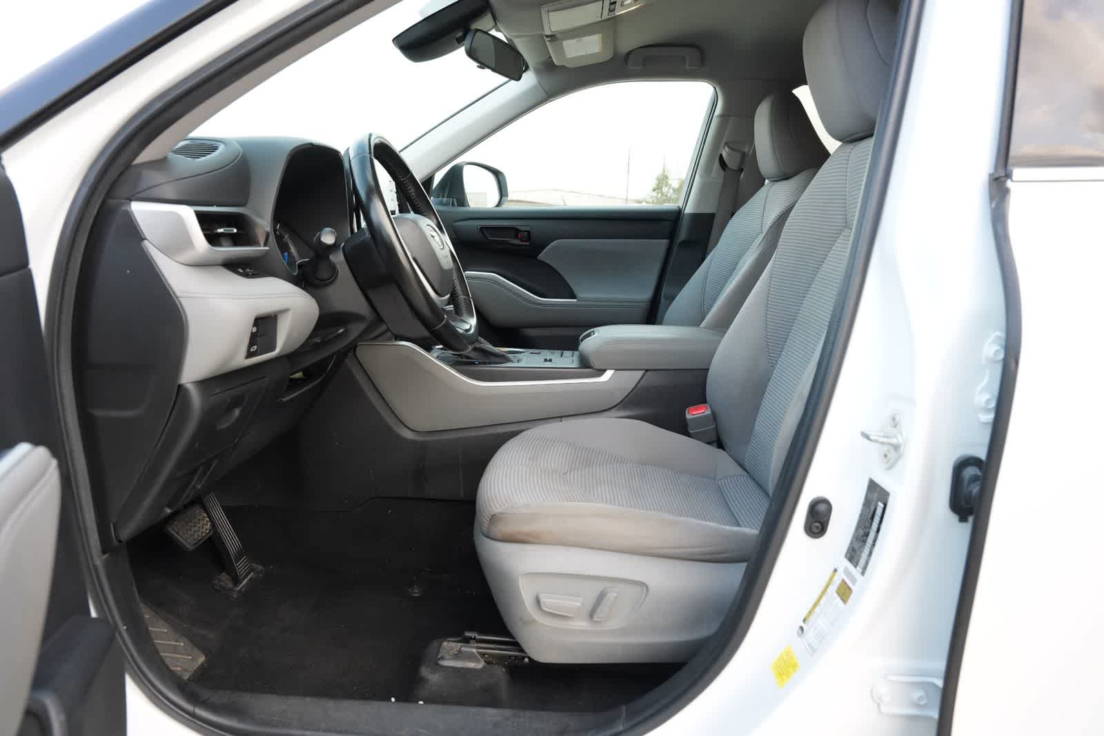 2022 Toyota Highlander Hybrid LE