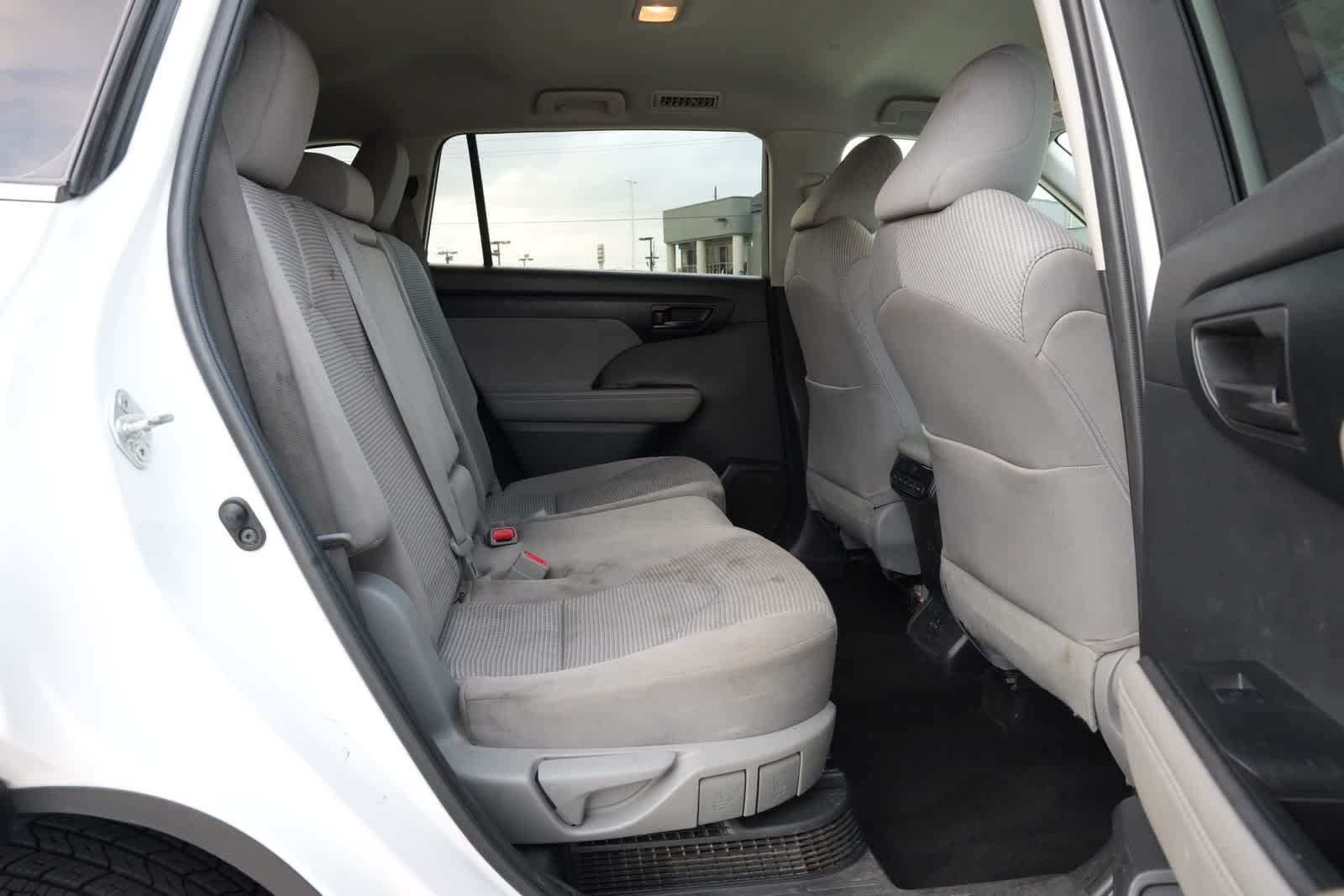 2022 Toyota Highlander Hybrid LE