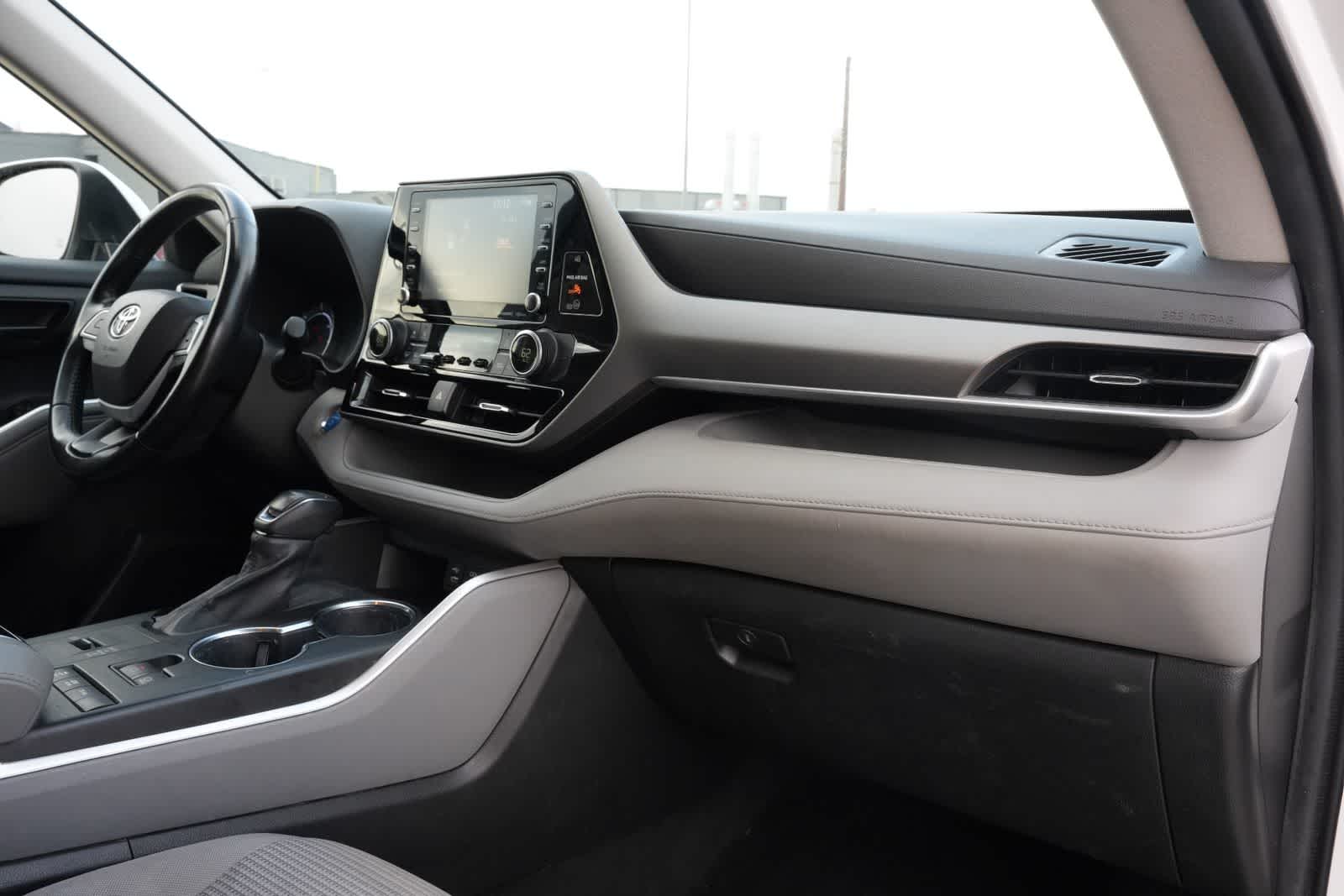 2022 Toyota Highlander Hybrid LE