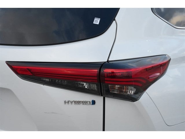 2022 Toyota Highlander Hybrid LE