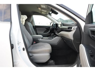 2022 Toyota Highlander Hybrid LE