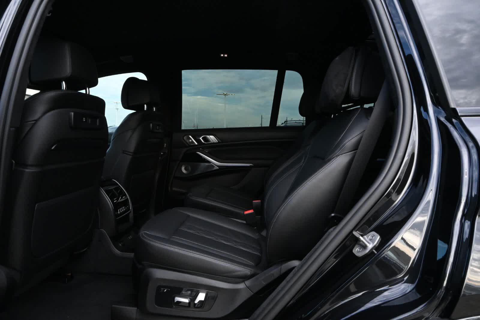 2021 BMW X7 M50i M50i