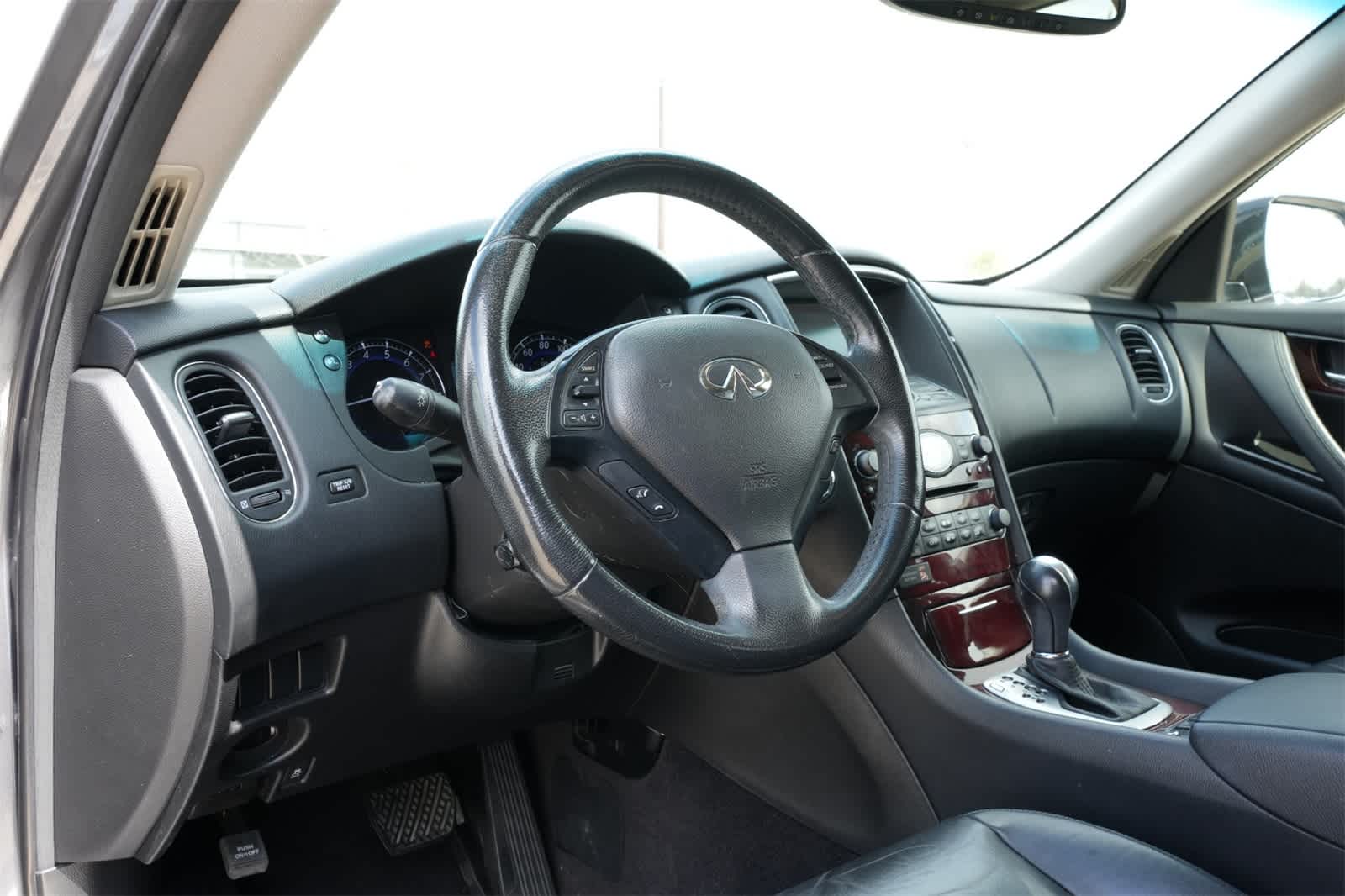 2016 INFINITI QX50 RWD 4dr