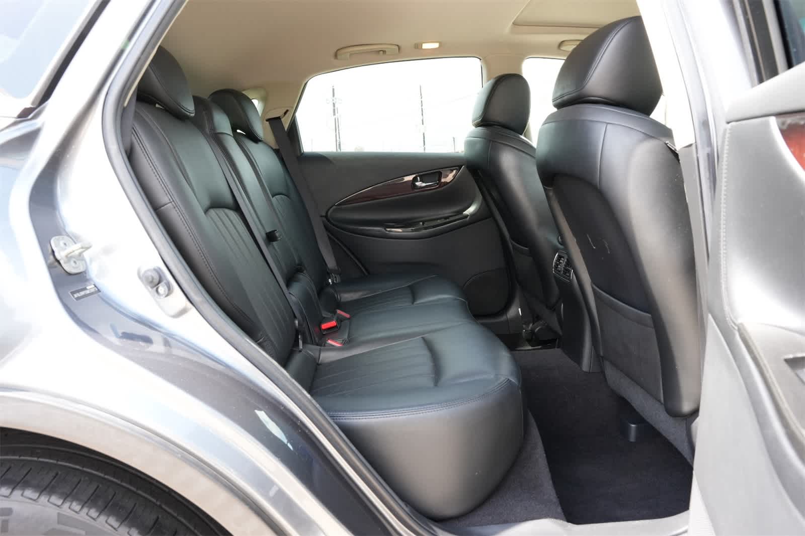 2016 INFINITI QX50 RWD 4dr