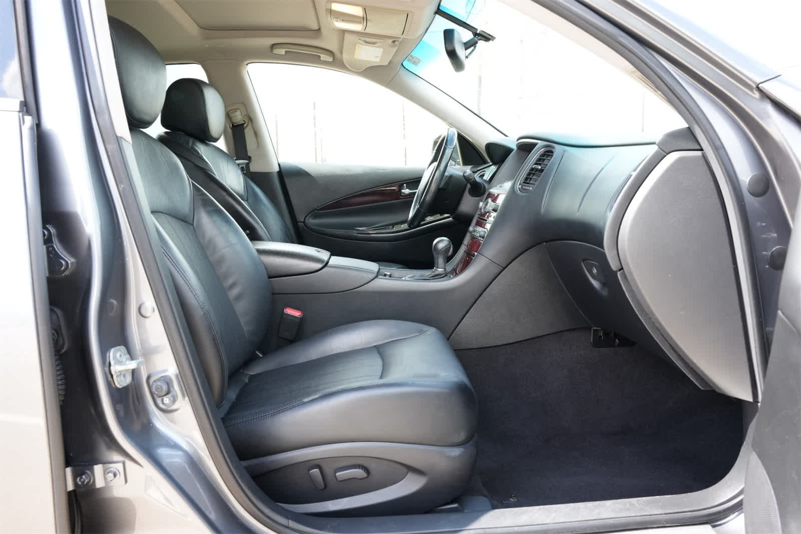 2016 INFINITI QX50 RWD 4dr