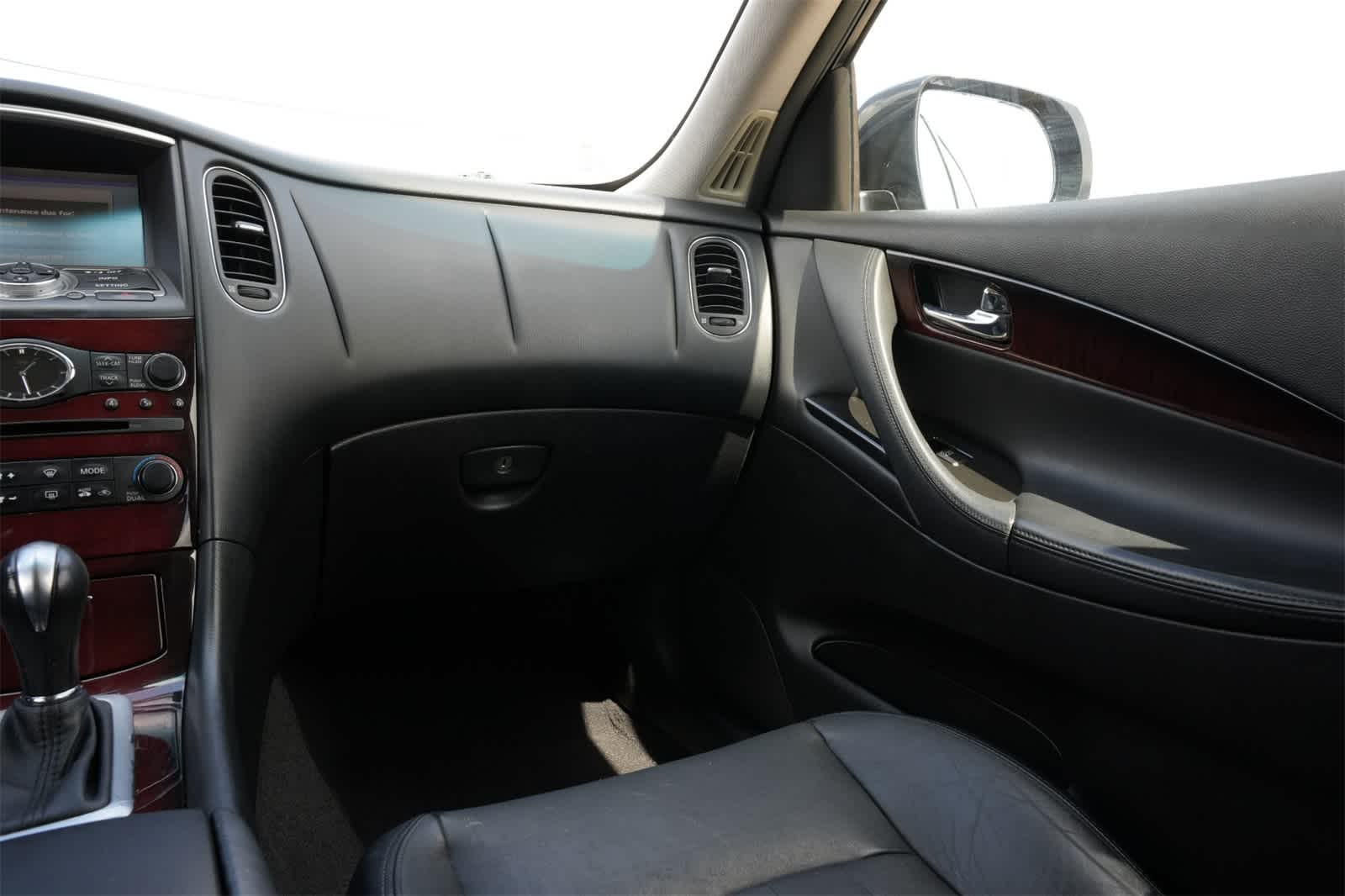 2016 INFINITI QX50 RWD 4dr