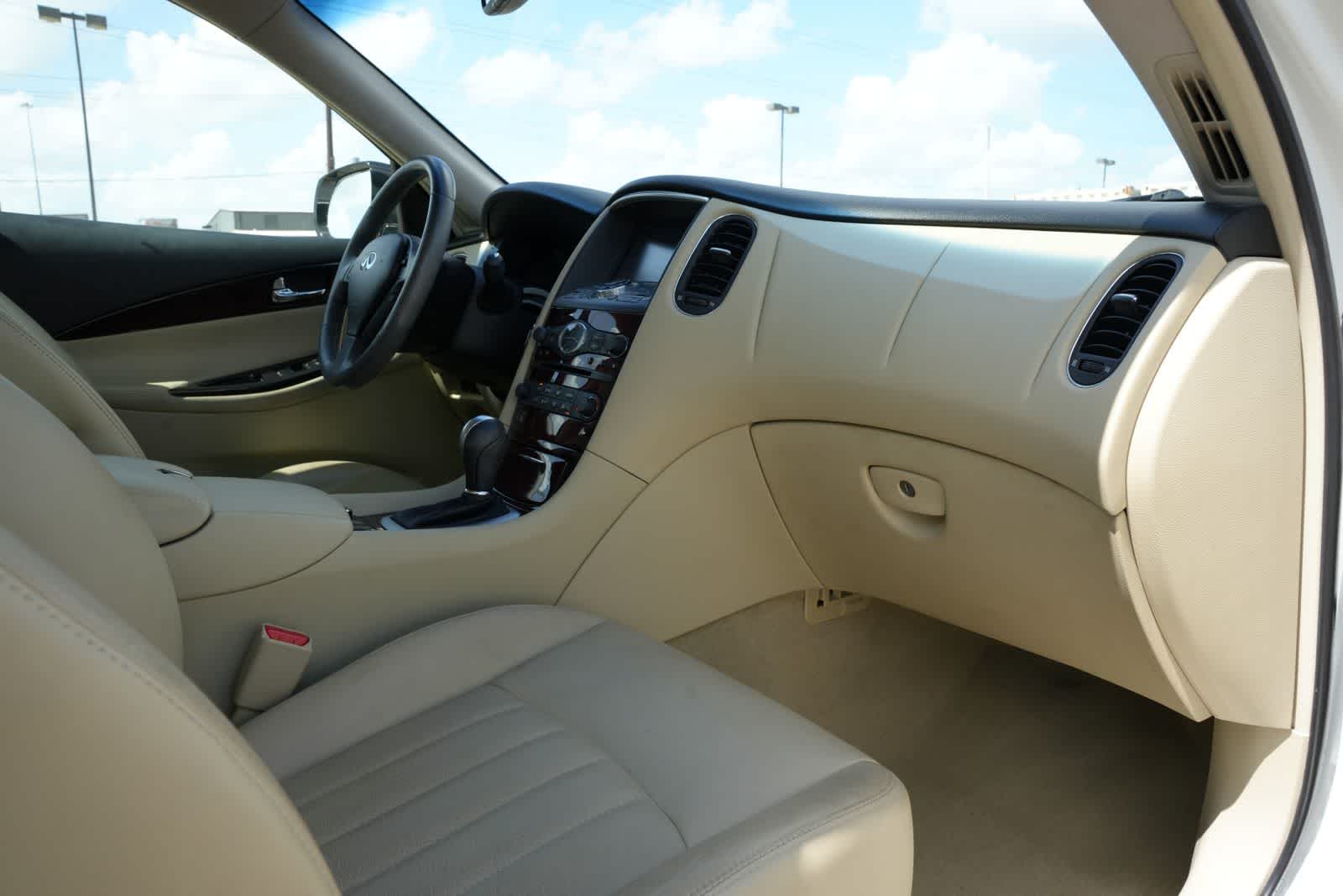 2016 INFINITI QX50 RWD 4dr