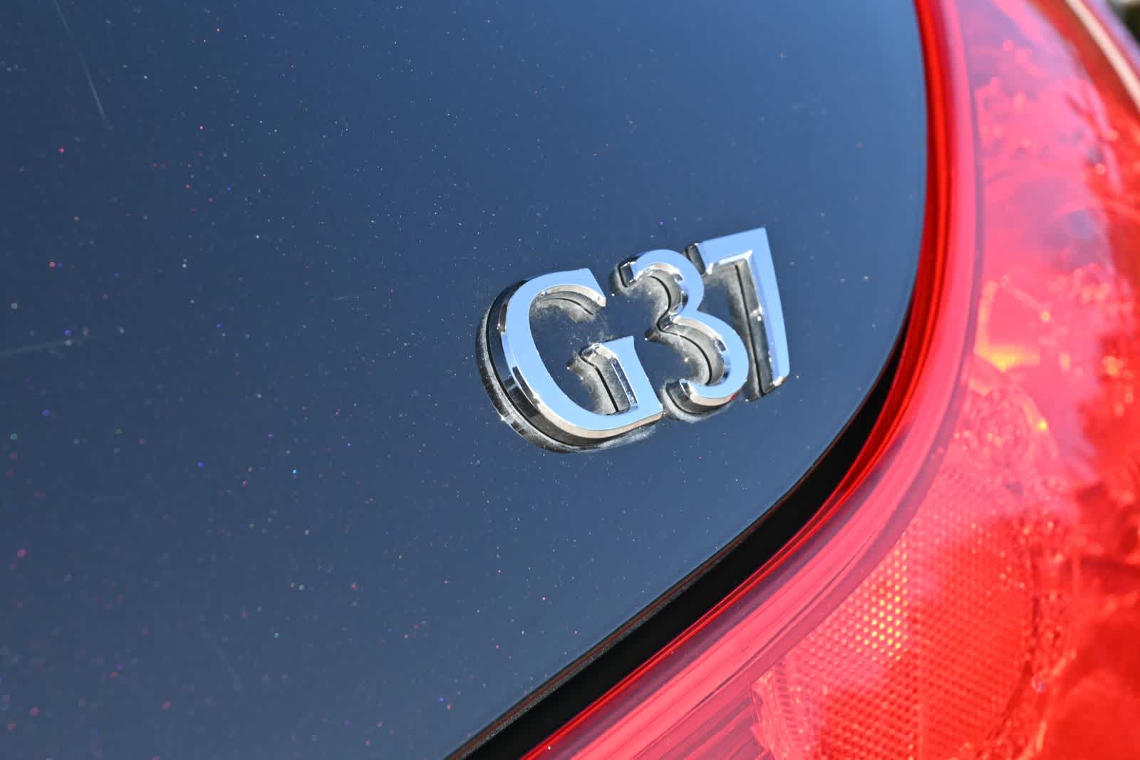 2011 INFINITI G37 Coupe IPL