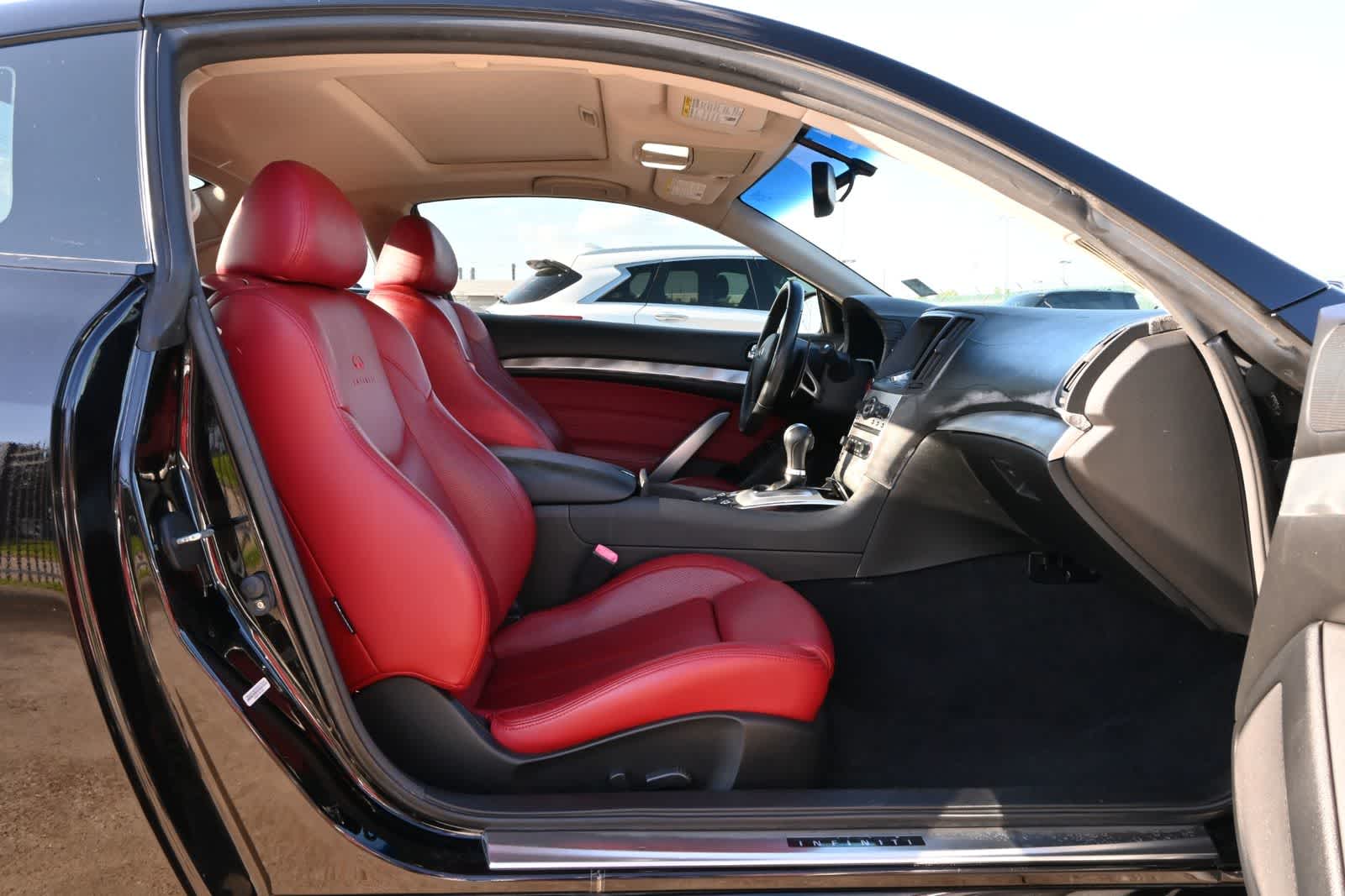 2011 INFINITI G37 Coupe IPL