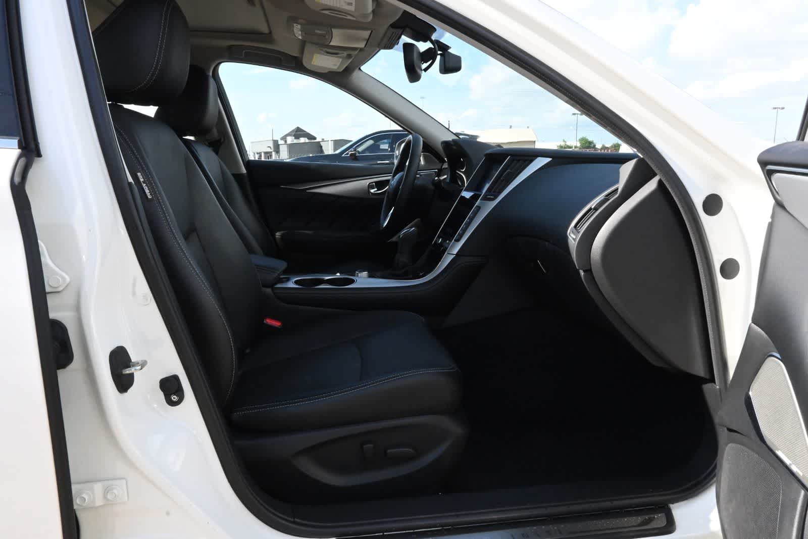 2023 INFINITI Q50 LUXE
