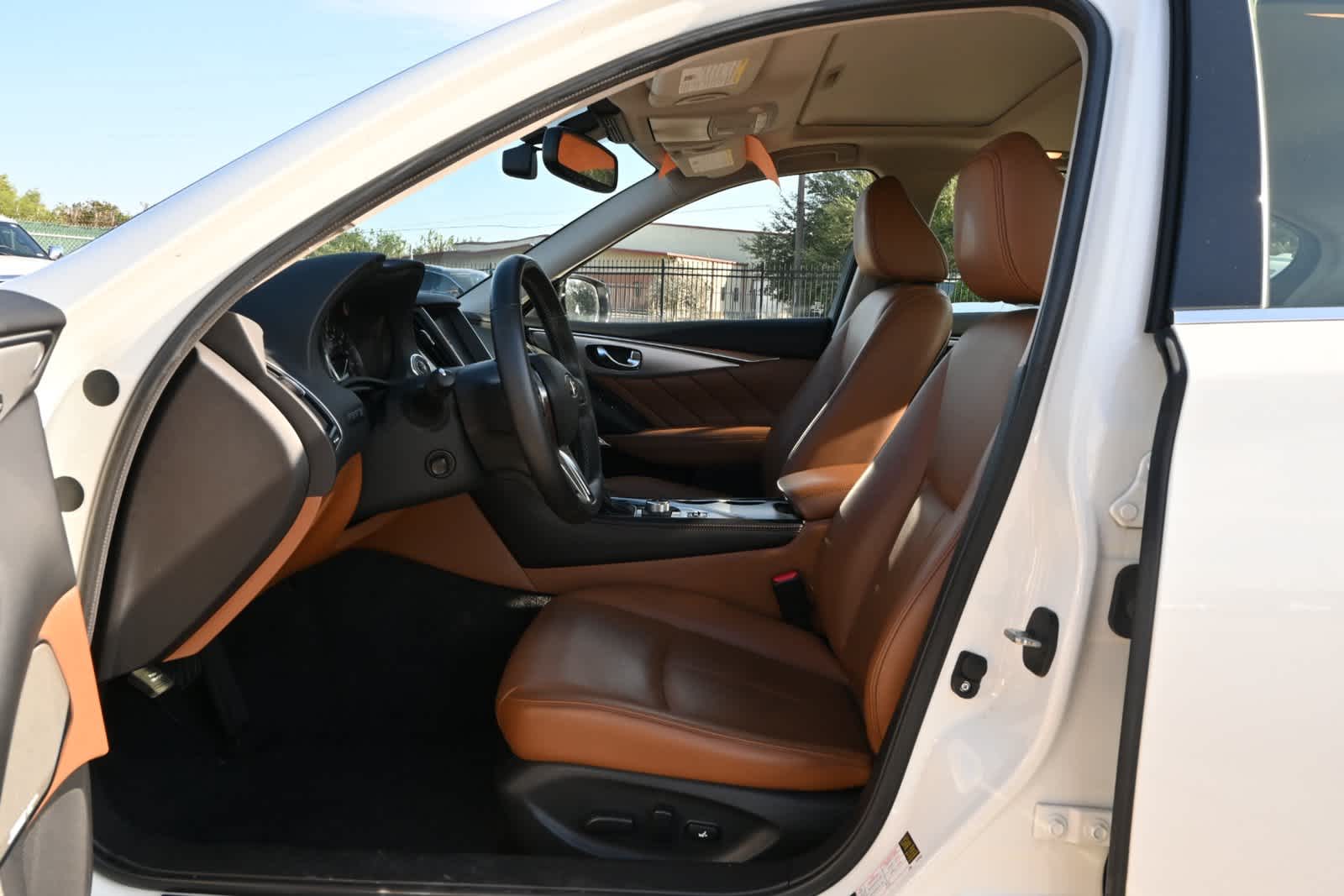 2023 INFINITI Q50 LUXE