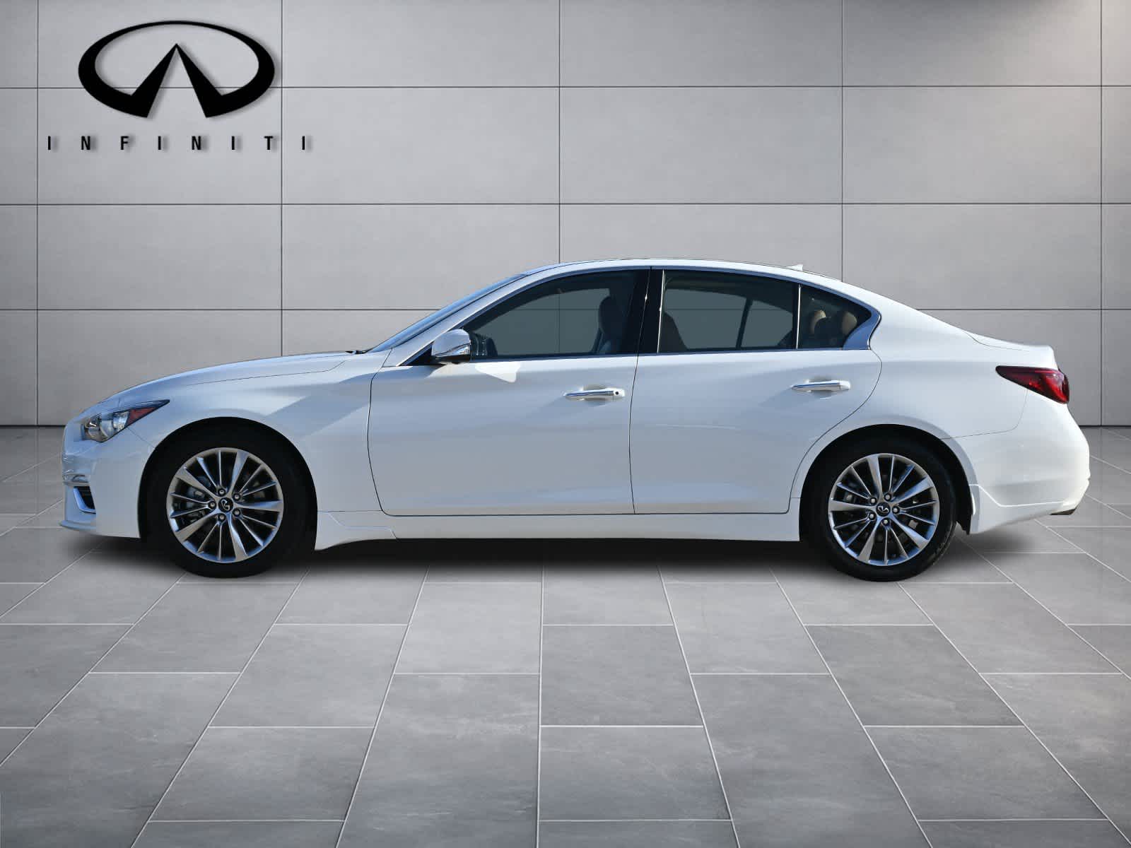 2023 INFINITI Q50 LUXE