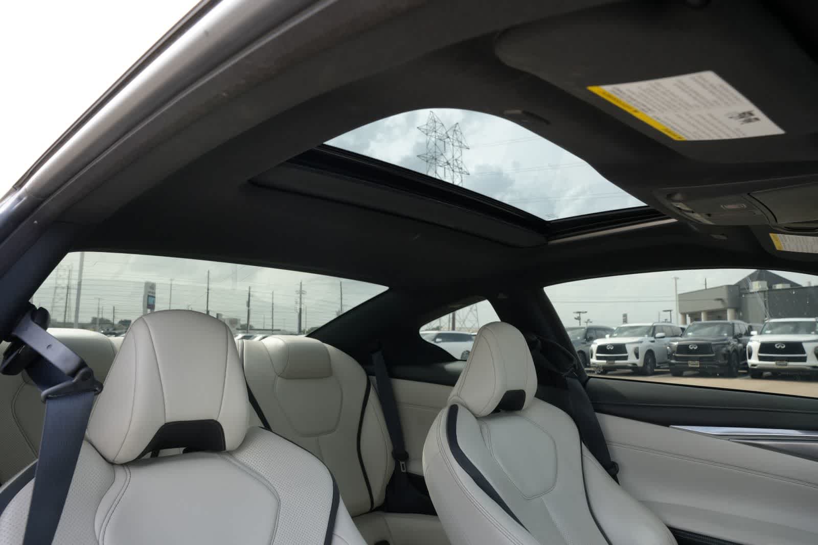 2022 INFINITI Q60 LUXE